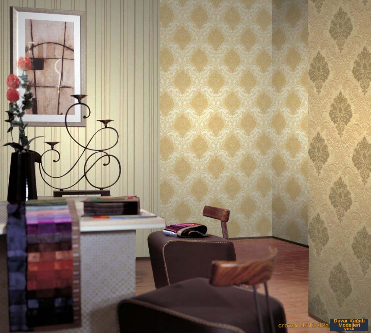 Gold Simli Duvar Kağıdı Damask Desen Crown 441202