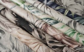 Som Linas 44520-2 Duvar Kağıdı Açık Gri Yaprak Desenli