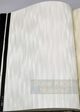 Vertu Bergama 906-1 Duvar Kağıdı Krem Simli Çizgili