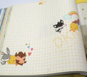 AdaWall Ada Kids 8939-1 Duvar Kağıdı Beyaz Puantiyeli Çizgi Karakterli