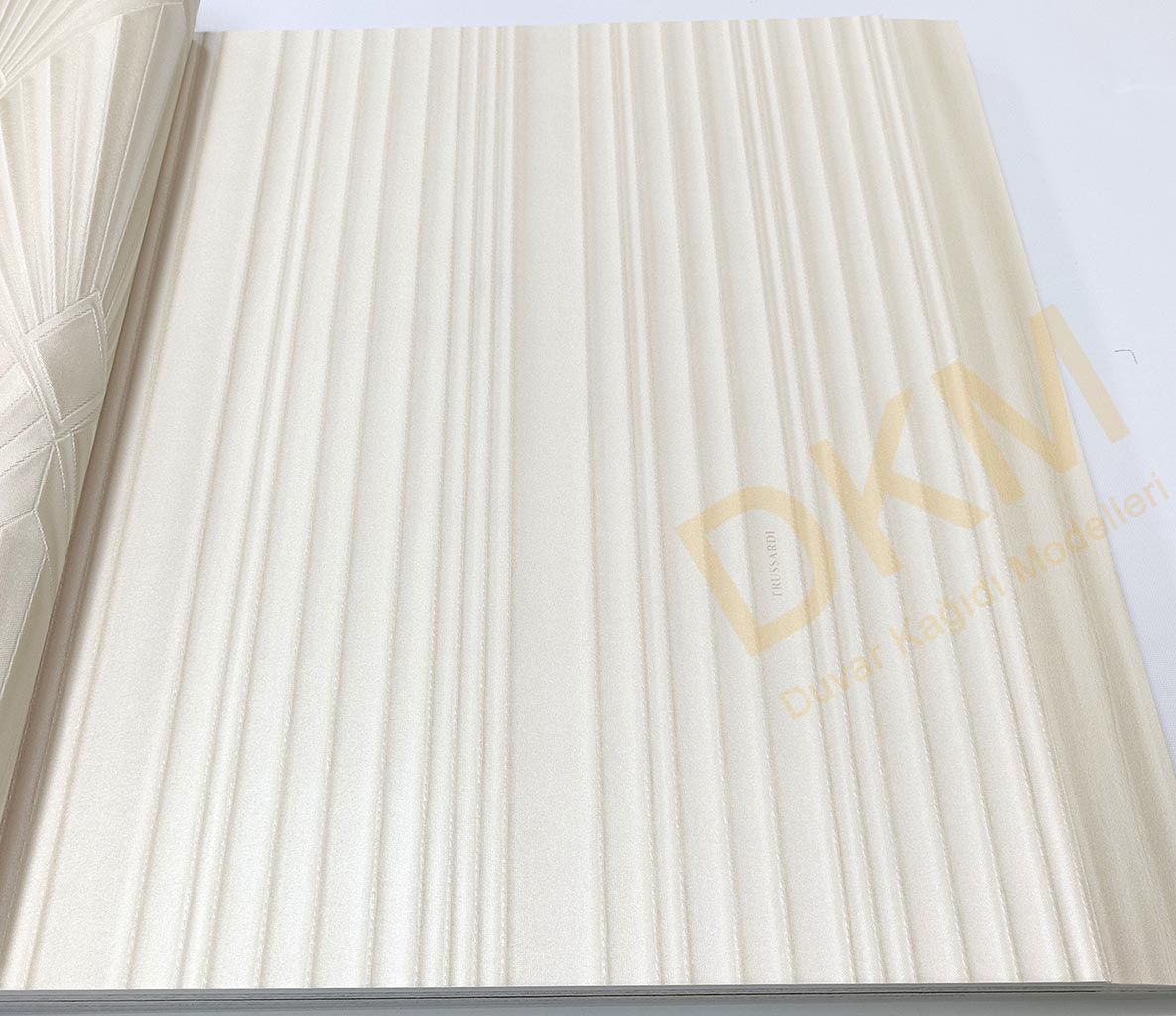 İthal Trussardi T12-1 Z30315 İnce şerit çizgili Duvar Kağıdı 7m²