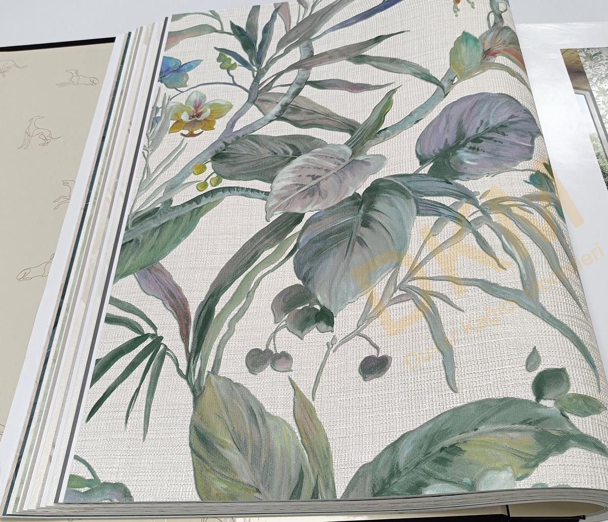 İthal Trussardi T15-1 Z30326 Çiçek Duvar Kağıdı 7m²