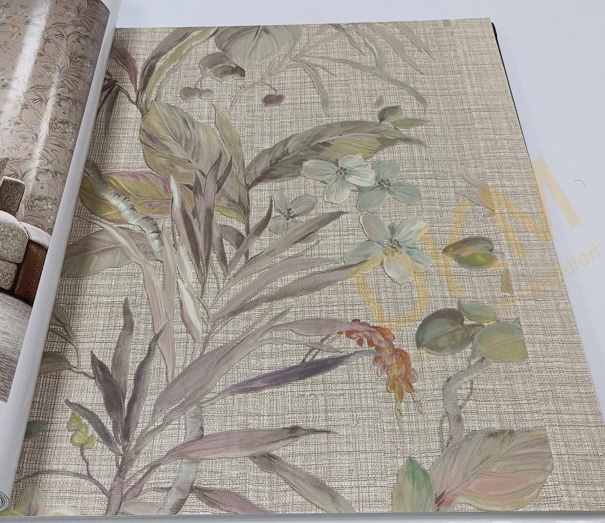 İthal Trussardi T15-1 Z30338 Çiçek Duvar Kağıdı 7m²