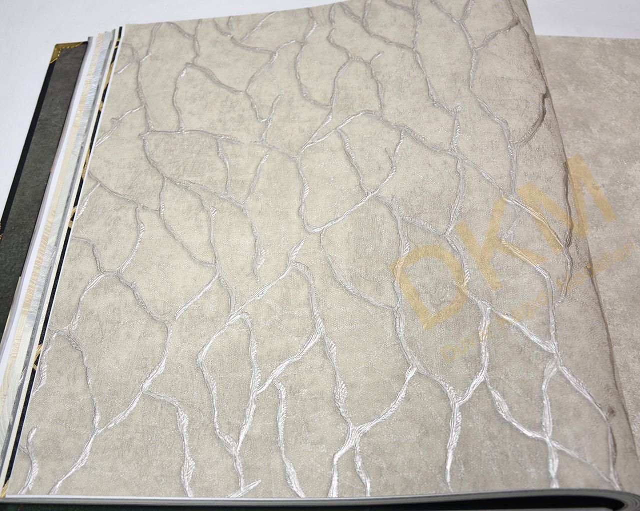 Ravena Rising 202409-2 Damarlı çizgili Duvar Kağıdı 16m²